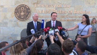 Senatorët amerikanë thonë se duhet sakrificë për marrëveshjen finale Kosovë-Serbi Senatorët amerikanë thonë se duhet sakrificë për marrëveshjen finale Kosovë-Serbi