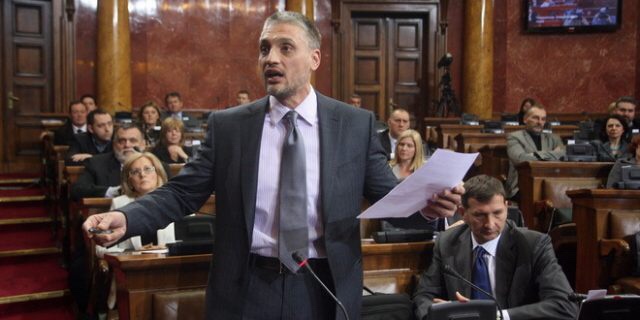 Ky është deputeti serb që do pavarësinë e Kosovës! Ky është deputeti serb që do pavarësinë e Kosovës!