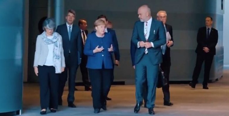 Zyra për shtyp e Merkel: Gjermania ka interes për qëndrueshmëri kushtetuese në Shqipëri dhe rajon
