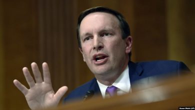 Vuçiç gati të njohë Kosovën/ Senatori amerikan: Por tani është i zemëruar me taksën