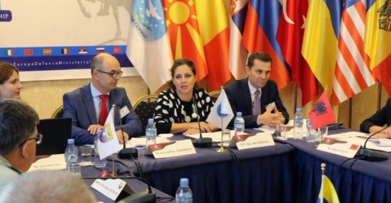 Shqipëria në krye të dy nismave rajonale, Xhaçka kërkon përfshirjen edhe të Kosovës Shqipëria në krye të dy nismave rajonale, Xhaçka kërkon përfshirjen edhe të Kosovës
