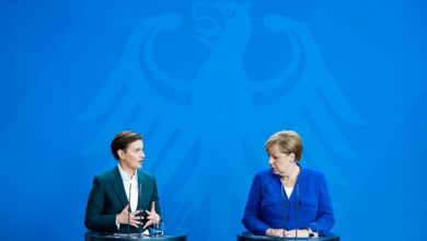 Bisedimet me kryeministren serbe, Merkel: Sa më shpejt zgjidhja e çështjes së Kosovës Bisedimet me kryeministren serbe, Merkel: Sa më shpejt zgjidhja e çështjes së Kosovës