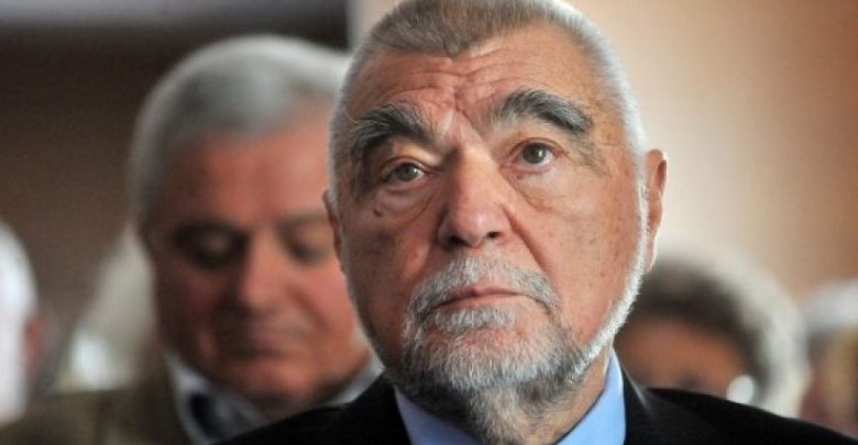 Mesiç: Kufiri Kosovë-Serbi është i paprekshëm, nuk arriti ta ndryshonte as Millosheviçi Mesiç: Kufiri Kosovë-Serbi është i paprekshëm, nuk arriti ta ndryshonte as Millosheviçi