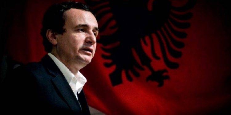 Kërkon bashkimin kombëtar, Albin Kurti ironizon flamurin e Kosovës: Duhej të ishte i kuq, por e kanë bërë lara-lara Kërkon bashkimin kombëtar, Albin Kurti ironizon flamurin e Kosovës: Duhej të ishte i kuq, por e kanë bërë lara-lara