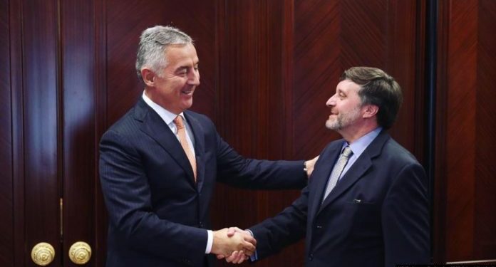 Mediat serbe: Kjo është strategjia e SHBA për të shpëtuar Ballkanin nga “përqafimi i Rusisë” Mediat serbe: Kjo është strategjia e SHBA për të shpëtuar Ballkanin nga “përqafimi i Rusisë”
