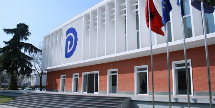 PD: Trump grisi planin Rama-Vuçiç për të copëtuar Kosovën PD: Trump grisi planin Rama-Vuçiç për të copëtuar Kosovën