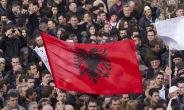 A duhet të tremben shqiptarët nga i ashtuquajturi “Minishengen”? A duhet të tremben shqiptarët nga i ashtuquajturi “Minishengen”?
