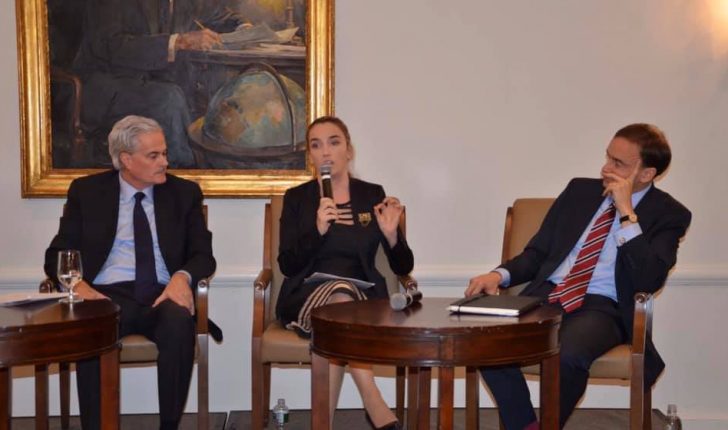 Xharra në New York, flet për Skënderbeun dhe Nënë Terezën Xharra në New York, flet për Skënderbeun dhe Nënë Terezën