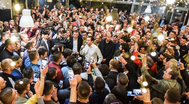 Albin Kurti në Tiranë, për të festuar fitoren në zgjedhjet e Kosovës Albin Kurti në Tiranë, për të festuar fitoren në zgjedhjet e Kosovës