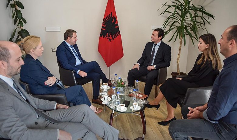 “Pranvera e Kosovës le të vijë në Shqipëri!” “Pranvera e Kosovës le të vijë në Shqipëri!”