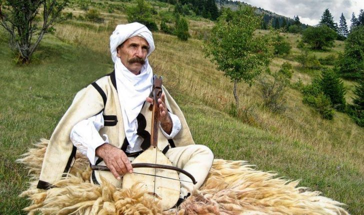Serbia çon në UNESCO edhe brumërat, Dosja e Eposit ende në Tiranë Serbia çon në UNESCO edhe brumërat, Dosja e Eposit ende në Tiranë