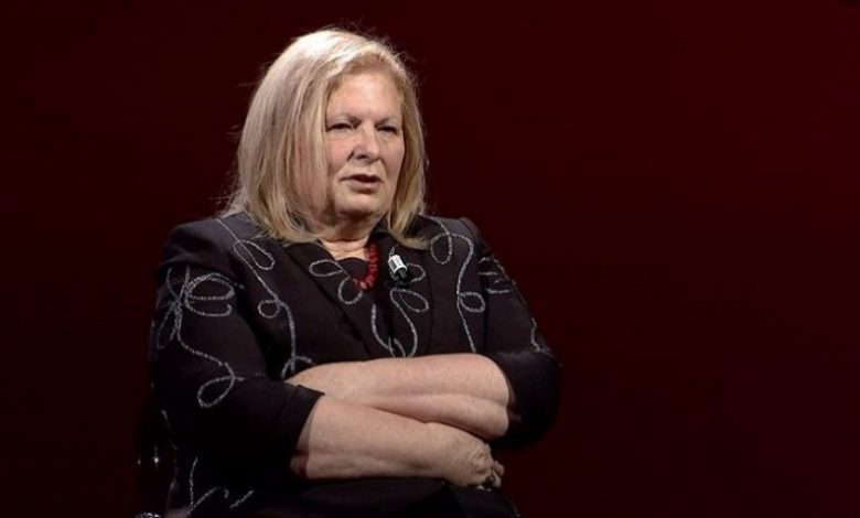 Flora Brovina rrëfen për vuajtjet në burgjet serbe Flora Brovina rrëfen për vuajtjet në burgjet serbe