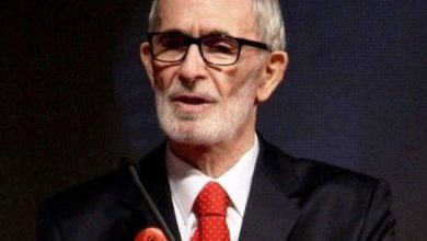 Rexhep Qosja: Pse jetojmë në një kohë të krizës së vlerave Rexhep Qosja: Pse jetojmë në një kohë të krizës së vlerave