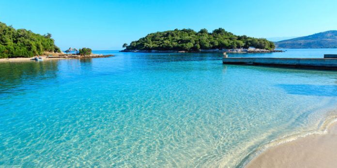 Më shumë se 5 milionë turistë përzgjodhën Shqipërinë për këto 10 arsye Më shumë se 5 milionë turistë përzgjodhën Shqipërinë për këto 10 arsye