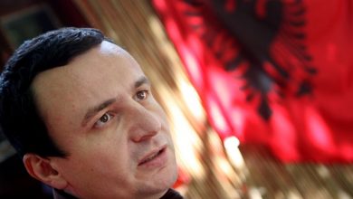PROFIL/ Nga nacionalizmi, tek ndikimi islamik: Kush është Albin Kurti, opozitari i përjetshëm që pritet të drejtojë Kosovën PROFIL/ Nga nacionalizmi, tek ndikimi islamik: Kush është Albin Kurti, opozitari i përjetshëm që pritet të drejtojë Kosovën