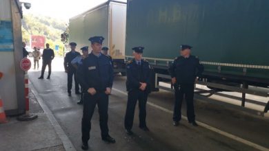 VIDEO/ Policia nuk lejon Crvena Zvezdën të hyjë në Kosovë, i detyron të kthehen andej nga erdhën VIDEO/ Policia nuk lejon Crvena Zvezdën të hyjë në Kosovë, i detyron të kthehen andej nga erdhën