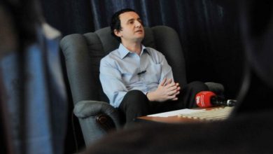 Albin Kurti i prerë: Dialogun me Serbinë do ta udhëheq unë, jo Thaçi Albin Kurti i prerë: Dialogun me Serbinë do ta udhëheq unë, jo Thaçi
