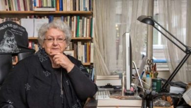 Shkrimtarja serbe: Handke na ka fyer si popull duke mbrojtur një vrasës si Milosheviçi Shkrimtarja serbe: Handke na ka fyer si popull duke mbrojtur një vrasës si Milosheviçi