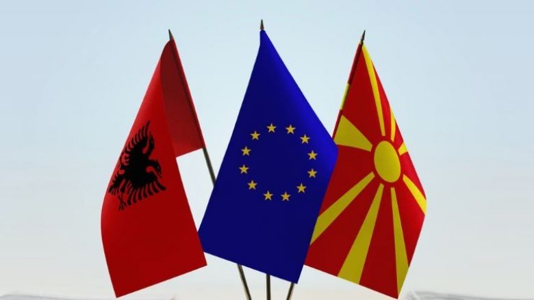Zhgënjimi i Shqipërisë, tradhëtia e Maqedonisë dhe një “laisez faire” për Rusinë Zhgënjimi i Shqipërisë, tradhëtia e Maqedonisë dhe një “laisez faire” për Rusinë