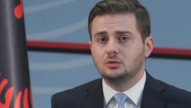 Akuzat ndaj Thaçit dhe Krasniqit/ Cakaj: E gjitha politike, Serbia po del më viktimë se Kosova Akuzat ndaj Thaçit dhe Krasniqit/ Cakaj: E gjitha politike, Serbia po del më viktimë se Kosova