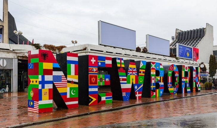 Prishtina mirëpret Kongresin e parë Botëror Shqiptar Prishtina mirëpret Kongresin e parë Botëror Shqiptar
