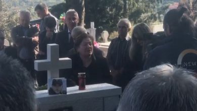 Thirrje të dhunshme te varri i të birit! E ëma e Kacifasit: Shfarosini; Vorio Epiri është tokë greke (VIDEO)