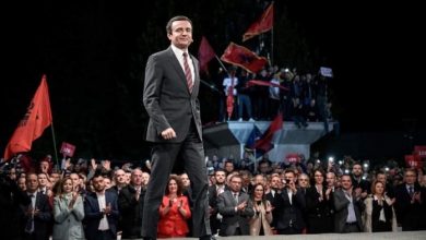 Albin Kurti: Ambiciet e mia për kombin shqiptar janë më të mëdha sesa të Washingtonit dhe të Brukselit Albin Kurti: Ambiciet e mia për kombin shqiptar janë më të mëdha sesa të Washingtonit dhe të Brukselit