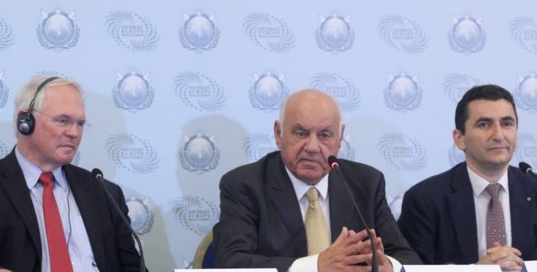 Moisiu: Njerëzit duan paqe, Kosova dhe Serbia t’i japin fund gjendjes së nderë Moisiu: Njerëzit duan paqe, Kosova dhe Serbia t’i japin fund gjendjes së nderë