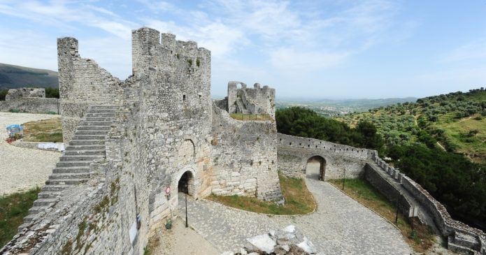 Faqja e njohur: Në shtëpinë e 122 monumenteve të kulturës në Berat Faqja e njohur: Në shtëpinë e 122 monumenteve të kulturës në Berat