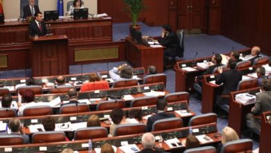 Miratohet ligji për përdorimin e gjuhëve, gjoba deri 5 mijë euro nëse nuk respektohet gjuha shqipe Miratohet ligji për përdorimin e gjuhëve, gjoba deri 5 mijë euro nëse nuk respektohet gjuha shqipe