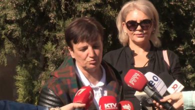 Arrestimi i serbëve për krime lufte, nënat gjakovare i besojnë Policisë së Kosovës Arrestimi i serbëve për krime lufte, nënat gjakovare i besojnë Policisë së Kosovës