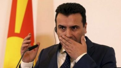 Kërcënimi i Zaev: Nëse s’ka datë për negociatat bie qeveria, do vazhdojnë të tjerët Kërcënimi i Zaev: Nëse s’ka datë për negociatat bie qeveria, do vazhdojnë të tjerët