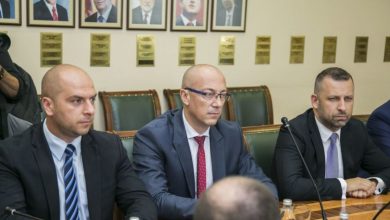 Serbët në institucionet e Kosovës marrin rroga duke punuar nga shtëpia, nuk dalin në vendet e punës Serbët në institucionet e Kosovës marrin rroga duke punuar nga shtëpia, nuk dalin në vendet e punës