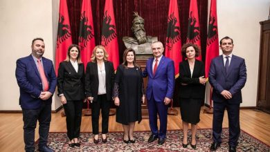 Meta përjashton ambasadorët e SHBA dhe BE në ceremoninë e betimit (FOTO)