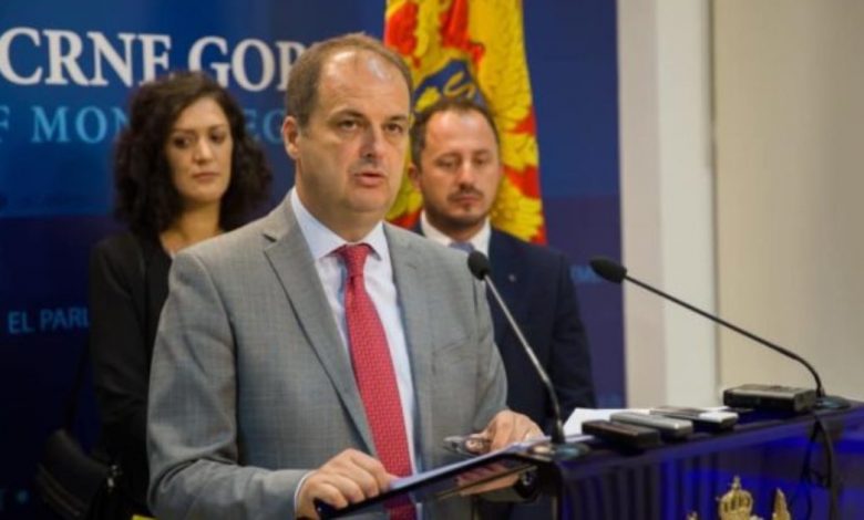Reagon Nimanbegu për për gjobitjen e Domnorit për valvitje të flamurit kombëtar Reagon Nimanbegu për për gjobitjen e Domnorit për valvitje të flamurit kombëtar
