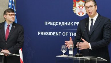 Vucicit ‘i dhëmbin’ deklaratat e Palmerit: Fjalët e tij më duken si shaka, Serbia nuk do të poshtërohet Vucicit ‘i dhëmbin’ deklaratat e Palmerit: Fjalët e tij më duken si shaka, Serbia nuk do të poshtërohet