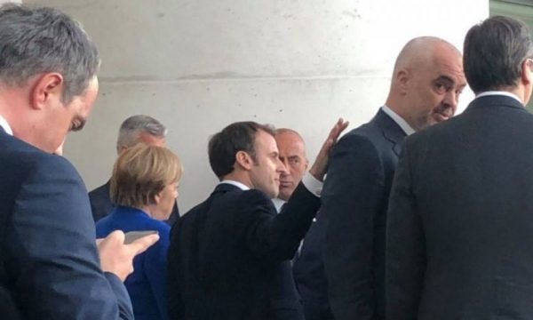 Haradinaj thotë se Rama ka gënjyer për vizat në Samitin e Berlinit, ia përmend edhe skandalin me hartën