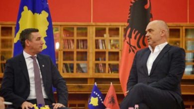 “Solidarë me Veselin, pa UÇK nuk do të kishte drejtësi” “Solidarë me Veselin, pa UÇK nuk do të kishte drejtësi”