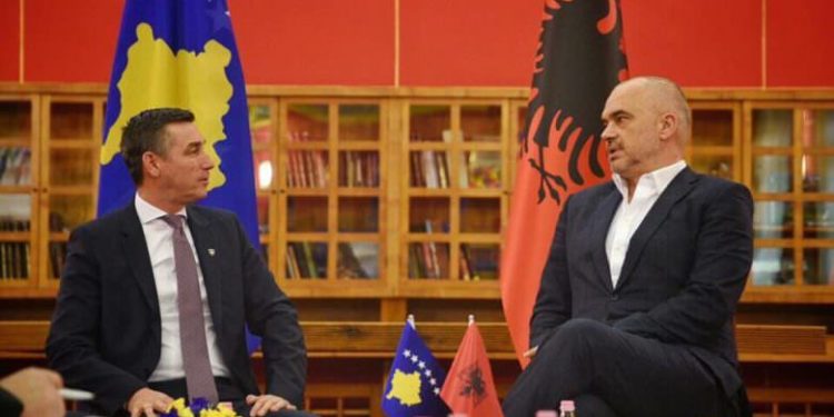 “Solidarë me Veselin, pa UÇK nuk do të kishte drejtësi” “Solidarë me Veselin, pa UÇK nuk do të kishte drejtësi”