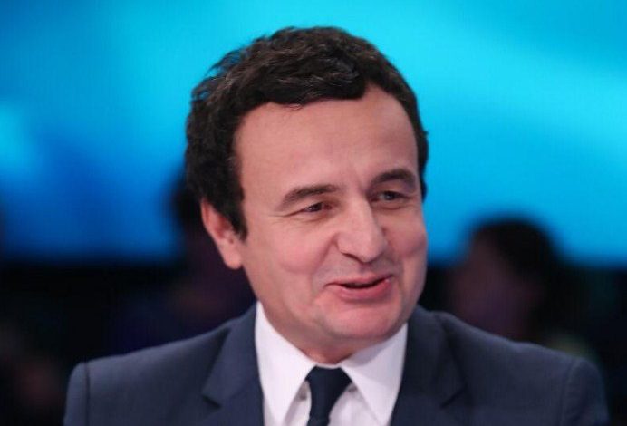 Albin Kurti: Presidenti të dorëhiqet ose do shkarkohet Albin Kurti: Presidenti të dorëhiqet ose do shkarkohet
