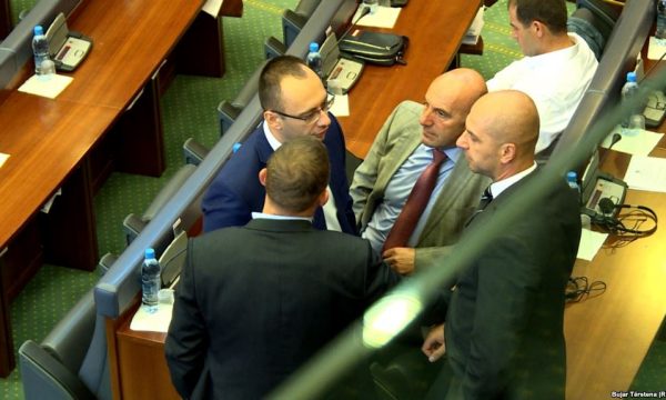 Lista Serbe me porosi “kërcënuese” për Albin Kurtin Lista Serbe me porosi “kërcënuese” për Albin Kurtin