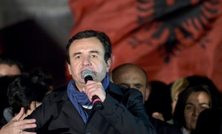 VIDEO/ E ka bërë Greqinë si shtëpinë e tij, Kurti dikur: Grekët janë fqinjë grabitqarë! E duan Shqipërinë të ndarë VIDEO/ E ka bërë Greqinë si shtëpinë e tij, Kurti dikur: Grekët janë fqinjë grabitqarë! E duan Shqipërinë të ndarë