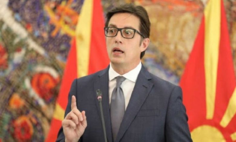 Albin Kurti pjesë e tubimeve në Çair dhe Tetovë, Pendarovski: Të ndëshkohen organizatorët Albin Kurti pjesë e tubimeve në Çair dhe Tetovë, Pendarovski: Të ndëshkohen organizatorët