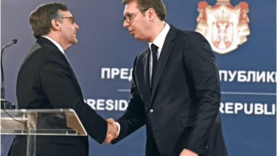 Përfundon takimi Palmer-Vuçiç, SHBA mesazhe të qarta në mes të Beogradit Përfundon takimi Palmer-Vuçiç, SHBA mesazhe të qarta në mes të Beogradit