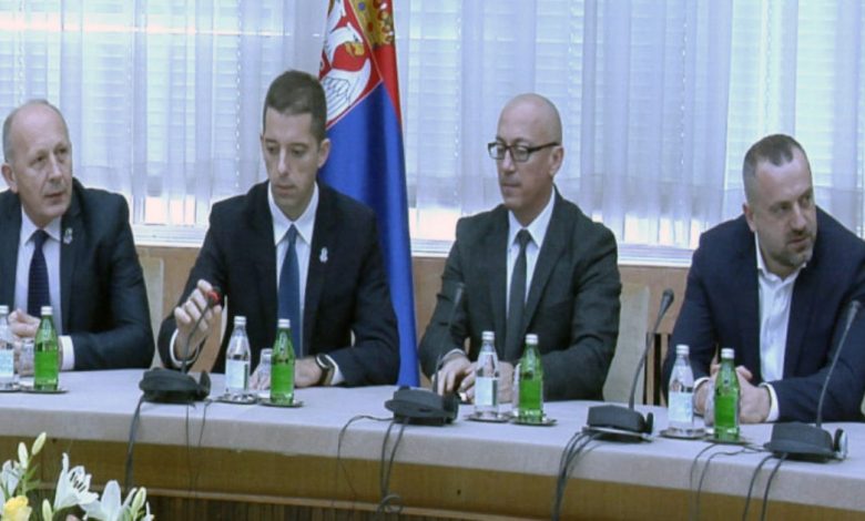 Lista Serbe do ta marrë vendimin për pjesëmarrjen në institucione të Kosovës në koordinim me Beogradin Lista Serbe do ta marrë vendimin për pjesëmarrjen në institucione të Kosovës në koordinim me Beogradin