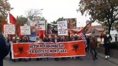 VIDEO/ Jehon Shkupi “UÇK, UÇK”, shqiptarët po protestojnë për drejtësi! VIDEO/ Jehon Shkupi “UÇK, UÇK”, shqiptarët po protestojnë për drejtësi!
