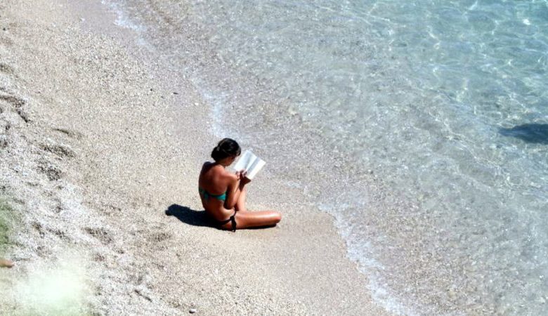 Shqiptarët në verë, shkojnë në bibliotekë e parqe arkeologjike Shqiptarët në verë, shkojnë në bibliotekë e parqe arkeologjike