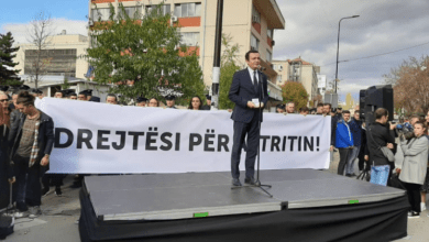 Albin Kurti tregon se kush e vrau në burg Astrit Deharin Albin Kurti tregon se kush e vrau në burg Astrit Deharin
