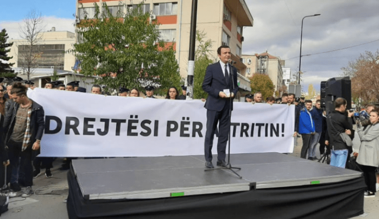 Albin Kurti tregon se kush e vrau në burg Astrit Deharin Albin Kurti tregon se kush e vrau në burg Astrit Deharin