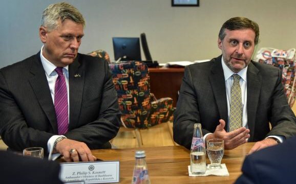 Palmer: Nuk është reale që të pritet njohja e shpejtë e Kosovës nga Serbia Palmer: Nuk është reale që të pritet njohja e shpejtë e Kosovës nga Serbia